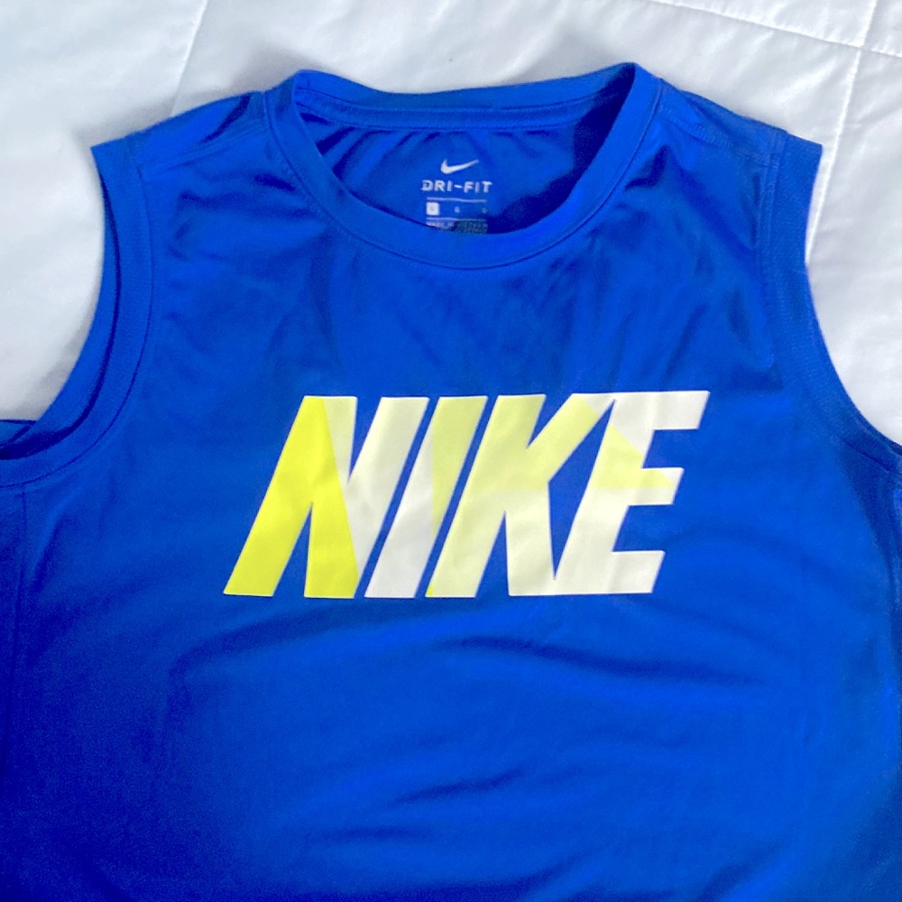 Boys Nike Dri-Fit  tank.  Looks brand new!